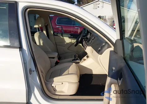 2016 Volkswagen Tiguan S z USA, uszkodzony, nr VIN WVGBV7AX4GW008992